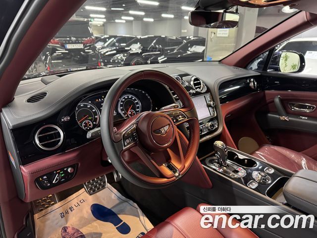 Bentley Bentayga 4.0 V8 — пробег 38 700 км — фото 4 из 5