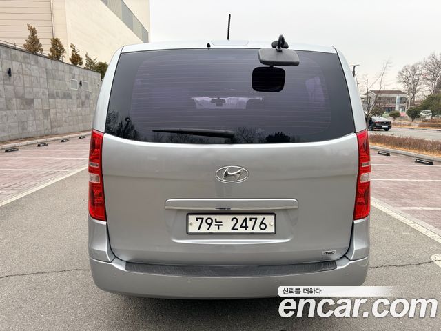 Hyundai Starex 4WD 12-Seater Wagon Smart — пробег 179 777 км — фото 4 из 5