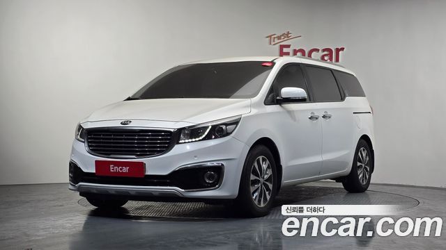 Kia Carnival 9-seater Luxury — пробег 182 243 км — фото 1 из 5