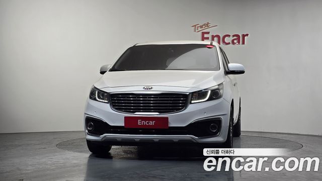 Kia Carnival 9-seater Luxury — пробег 182 243 км — фото 3 из 5