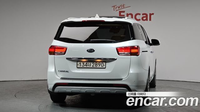Kia Carnival из Кореи Encar
