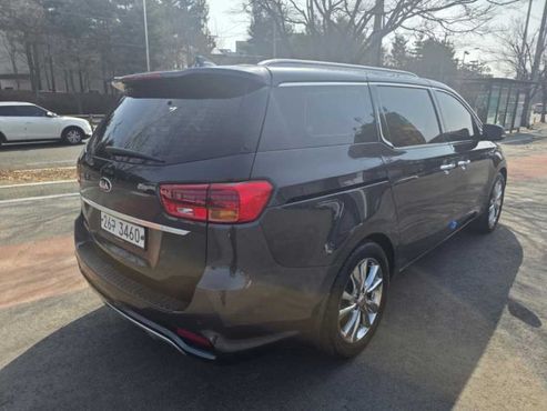 Kia Carnival 9-Seater Noblesse Special — пробег 115 477 км — фото 3 из 5
