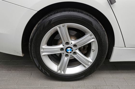 BMW 3-Series 320d xDrive — пробег 80 908 км — фото 5 из 5