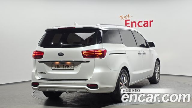 Kia Carnival из Кореи Encar