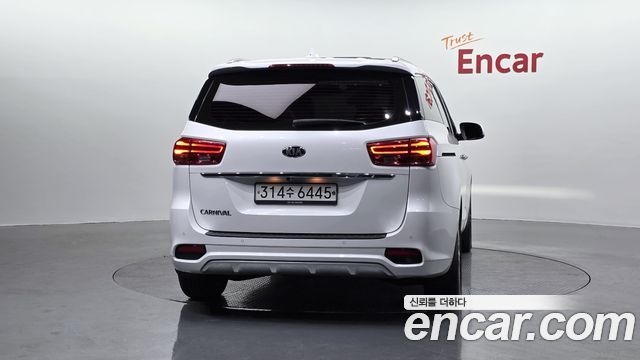 Kia Carnival из Кореи Encar