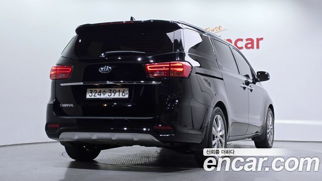 Kia Carnival из Кореи Encar
