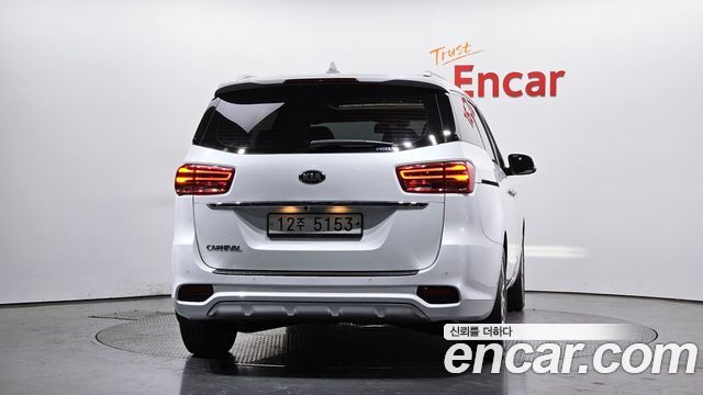 Kia Carnival из Кореи Encar