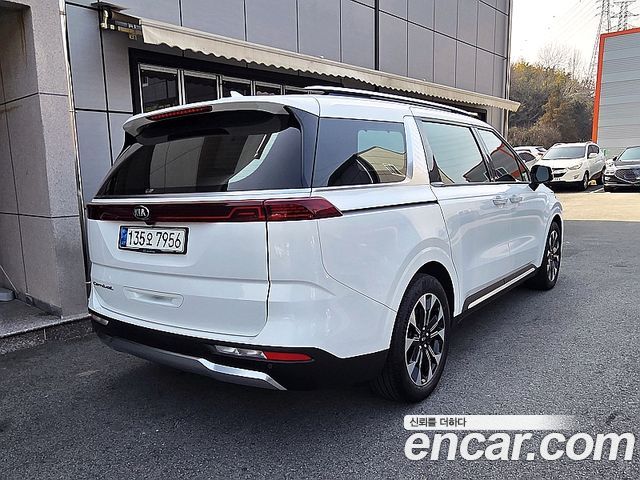 Kia Carnival 9-Seater Signature — пробег 12 184 км — фото 3 из 5