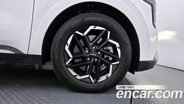 Kia Carnival 9-Seater Noblesse — пробег 16 074 км — фото 5 из 5