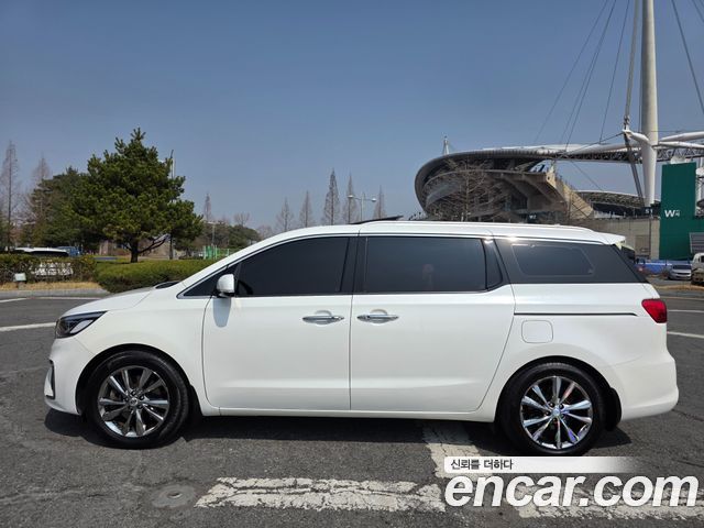 Kia Carnival из Кореи Encar