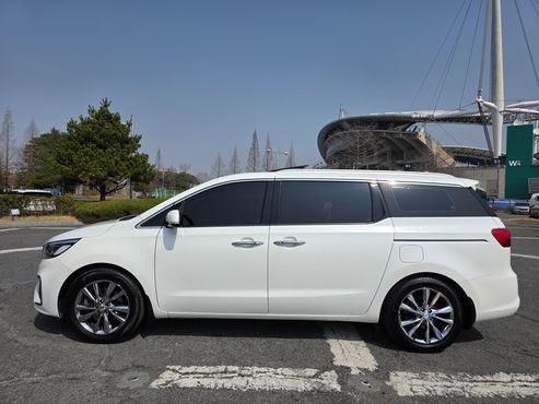 Kia Carnival 9-Seater Prstige — пробег 144 740 км — фото 4 из 5