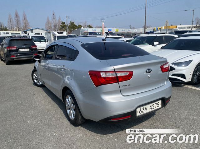 Kia pride 1.6 GDI Sedan Luxury — пробег 112 514 км — фото 3 из 5