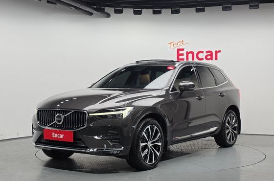 Volvo XC60 B6 Ultimate Bright — пробег 30 551 км — фото 1 из 5
