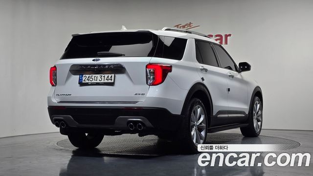 Ford Explorer 3.0 Platinum 4WD — пробег 16 055 км — фото 2 из 5