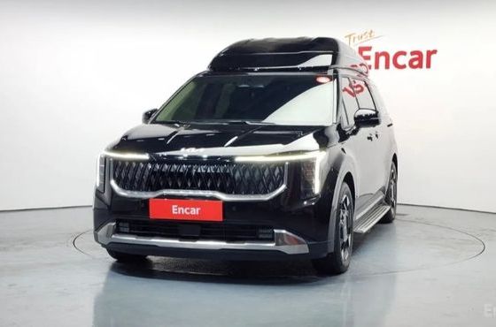 Kia Carnival HEV 9-Seater Hi-Limousine Signature — пробег 4 000 км — фото 3 из 5