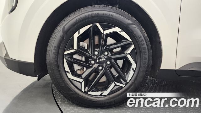 Kia Carnival 9-Seater Prestige — пробег 21 623 км — фото 5 из 5