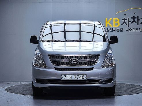 Hyundai Starex 12-Seater Wagon CVX Deluxe — пробег 162 368 км — фото 1 из 5