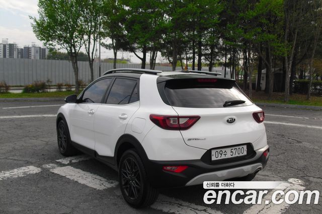 Kia Stonic из Кореи Encar