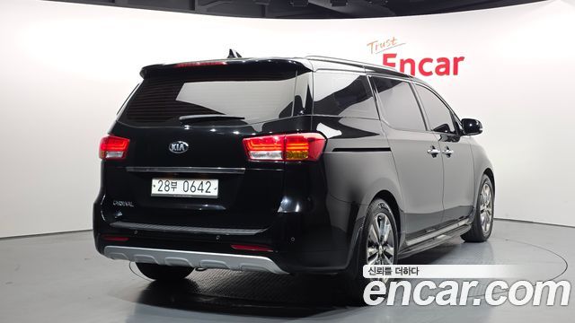 Kia Carnival из Кореи Encar