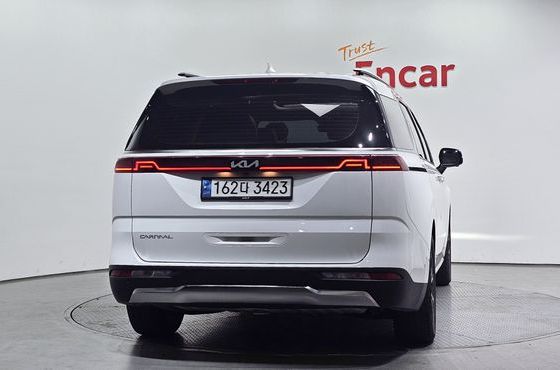 Kia Carnival 7-Seater Signature — пробег 88 632 км — фото 4 из 5