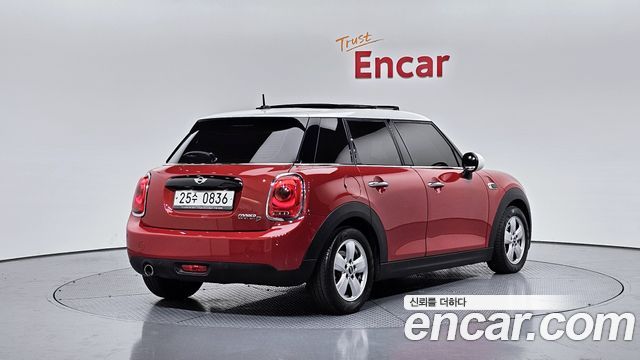 Mini Cooper 5Door Mid 3rd — пробег 76 528 км — фото 2 из 5