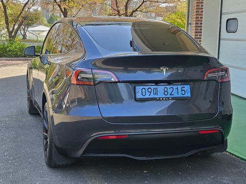Tesla Model Y RWD — пробег 16 402 км — фото 4 из 5