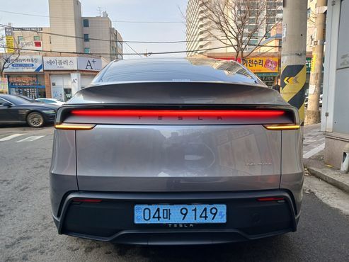 Tesla Model Y Long Range AWD — пробег 546 км — фото 4 из 5