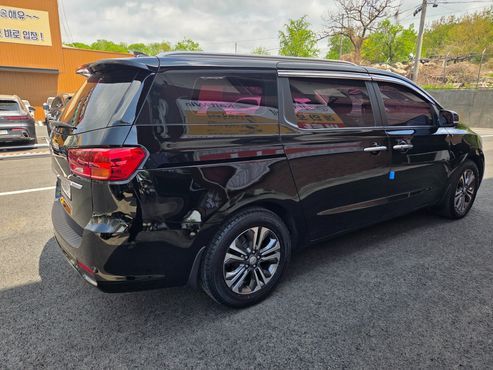 Kia Carnival 9-Seater Luxury — пробег 171 827 км — фото 5 из 5