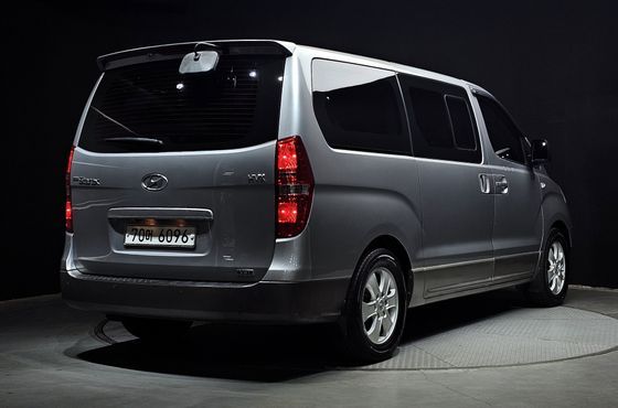 Hyundai Starex 11-Seater Wagon HVX VIP PACK — пробег 78 202 км — фото 2 из 5