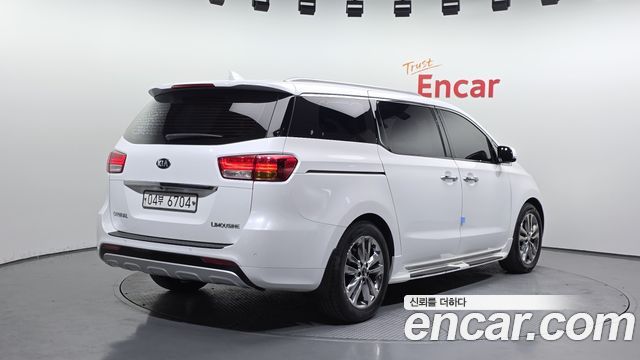 Kia Carnival 7-seater Limousine President — пробег 213 081 км — фото 2 из 5