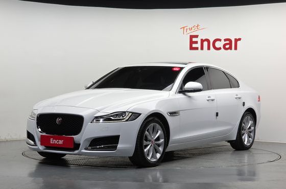 Jaguar XF 20d Portfolio — пробег 46 355 км — фото 1 из 5