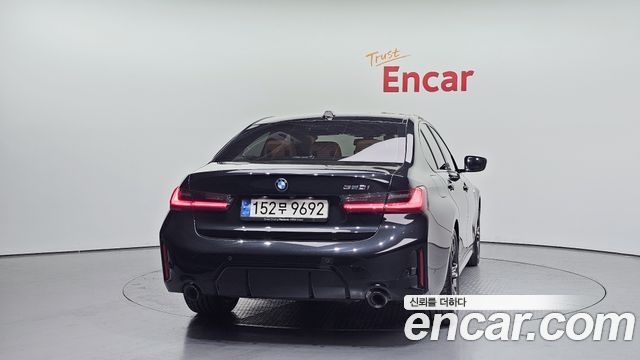BMW 3-Series 320i M Sport — пробег 18 040 км — фото 4 из 5