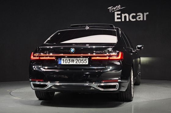 BMW 7-Series 740Li xDrive Design Pure Excellence — пробег 80 592 км — фото 4 из 5