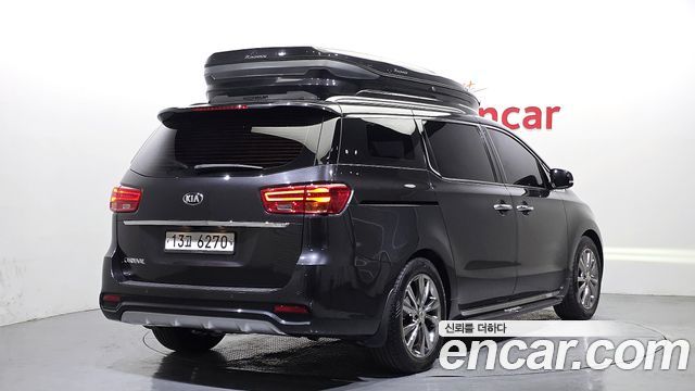 Kia Carnival из Кореи Encar