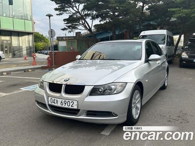 BMW 3-Series 320i Sedan — пробег 81 577 км — фото 1 из 5