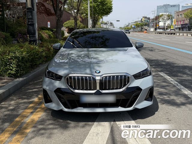 BMW 5-Series 520i M Sport — пробег 1 690 км — фото 3 из 5