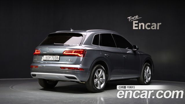 Audi Q5 45 TFSI Quattro Premium — пробег 46 730 км — фото 2 из 5