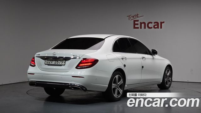 Mercedes-Benz E-Class E300 4MATIC AV Intelligent Drive — пробег 63 947 км — фото 2 из 5