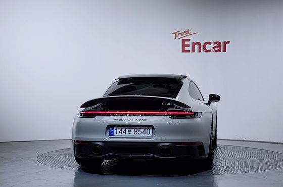 Porsche 911 Carrera 4 GTS — пробег 28 691 км — фото 4 из 5