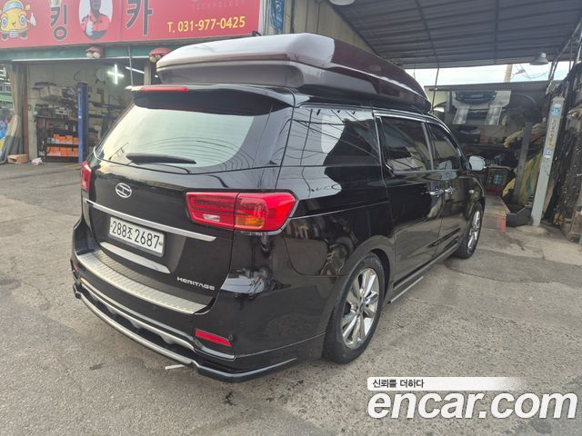 Kia Carnival Gasoline 7-Seater Hi-Limousine (Special) — пробег 100 000 км — фото 2 из 5