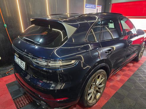 Porsche Cayenne 3.0 E-Hybrid — пробег 80 000 км — фото 2 из 5