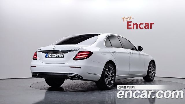Mercedes-Benz E-Class из Кореи Encar