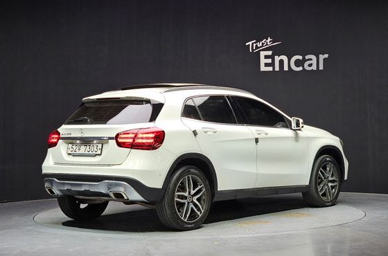 Mercedes-Benz GLA-Class GLA220 Premium — пробег 108 573 км — фото 2 из 5