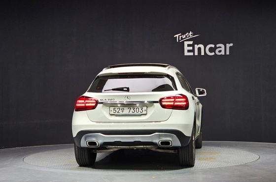 Mercedes-Benz GLA-Class GLA220 Premium — пробег 108 573 км — фото 4 из 5