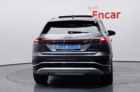 Audi Q4 e-tron 45 Premium — пробег 9 469 км — фото 4 из 5