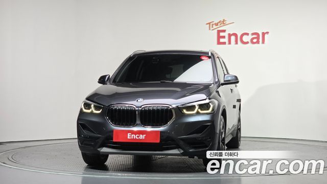 BMW X1 xDrive 20i Advantage — пробег 29 721 км — фото 3 из 5