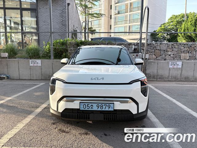 Kia EV3 Long Range 2WD Earth — пробег 150 км — фото 1 из 5