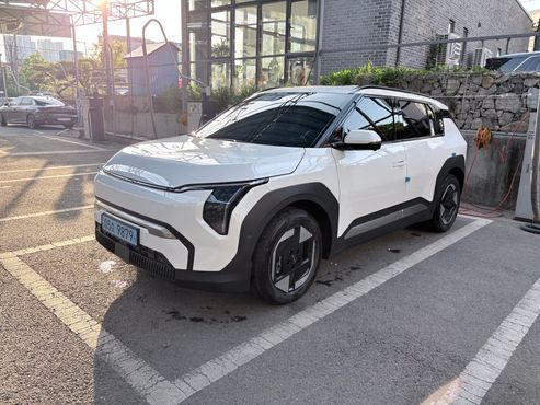 Kia EV3 Long Range 2WD Earth — пробег 150 км — фото 2 из 5