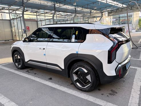 Kia EV3 Long Range 2WD Earth — пробег 150 км — фото 4 из 5