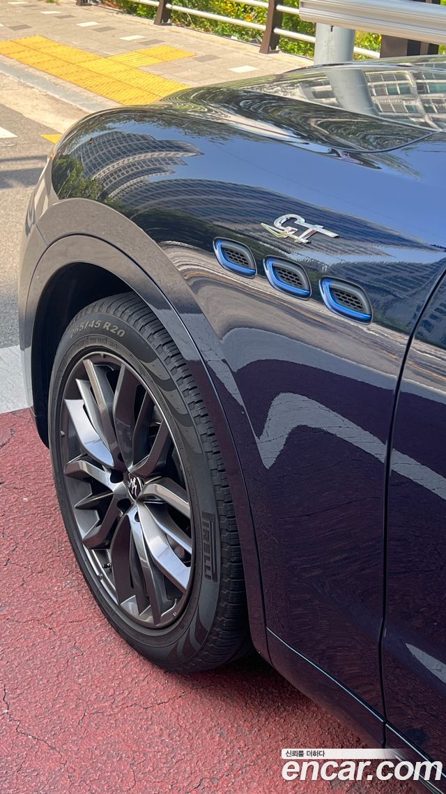 Maserati Levante из Кореи Encar